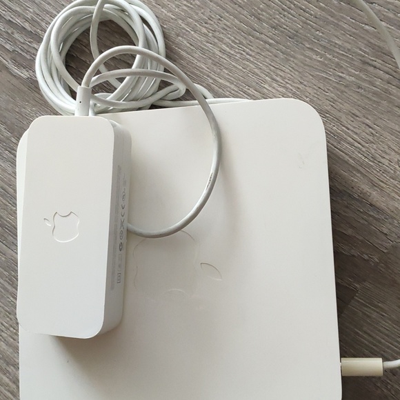 Apple base router internet - Picture 1 of 3